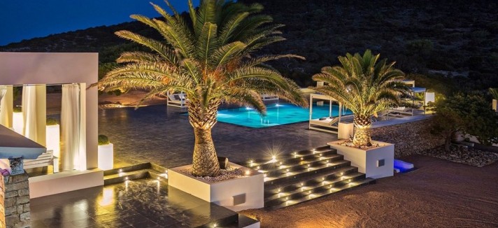 Vista noturna da casa