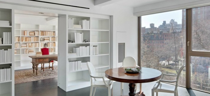 O estilista pôs o imóvel à venda em 2012