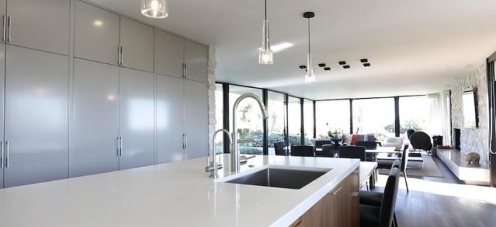 ... E aqui a cozinha