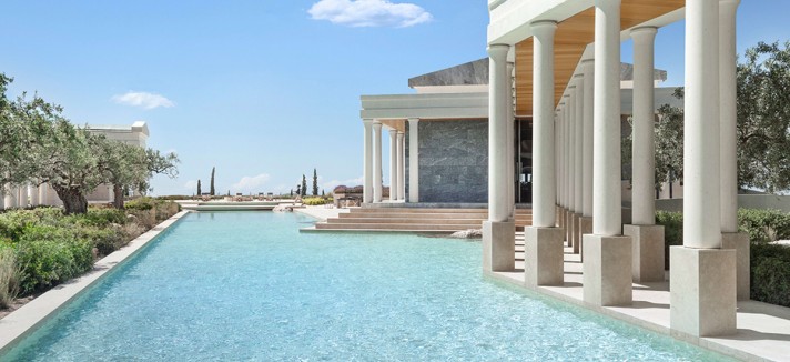 Uma piscina de horizonte infinito