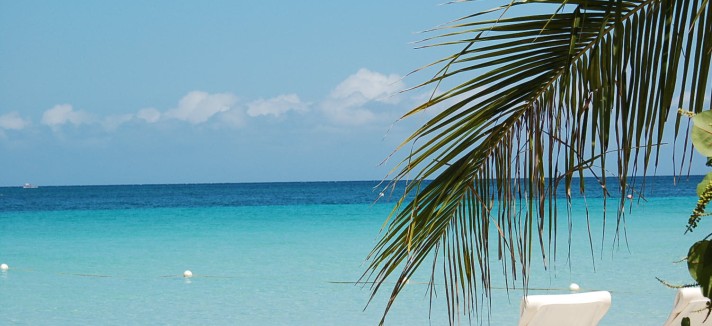 10. Seven Mile Beach