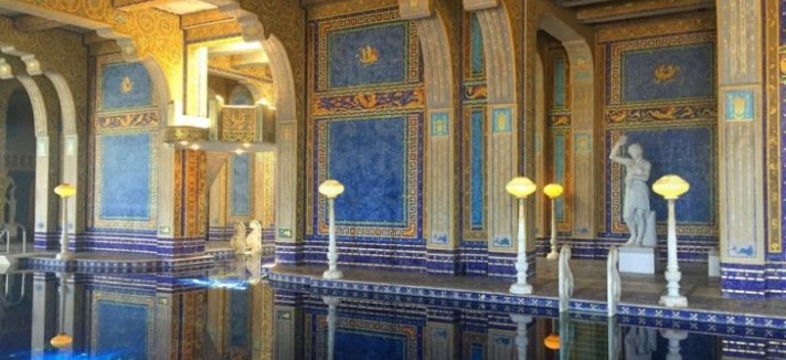 Piscina num palácio