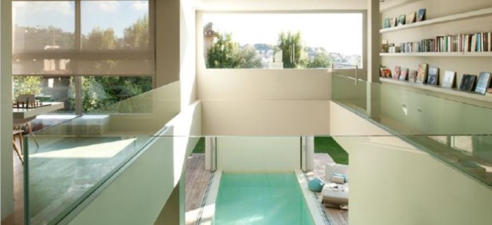 Do andar superior avista-se a piscina