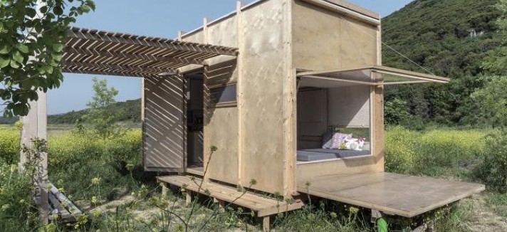 Uma casa pré-fabricada com roldanas