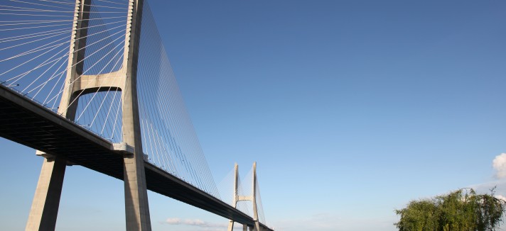 A Ponte Vasco da Gama e a engenharia vanguardista