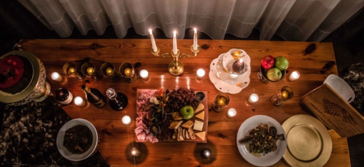 Um banquete com comida típica de GOT