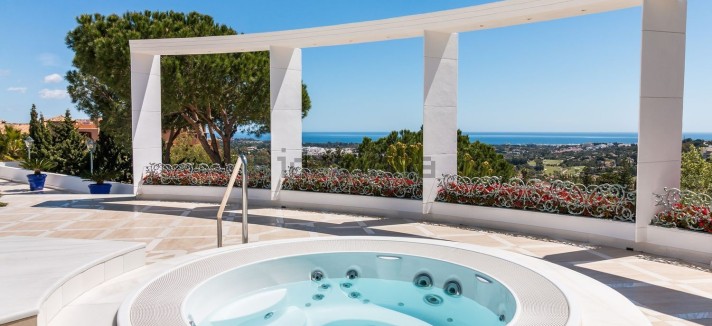 Jacuzzi