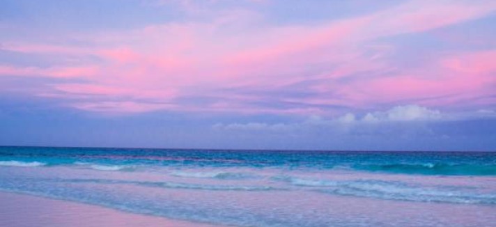 Praias de areia rosa