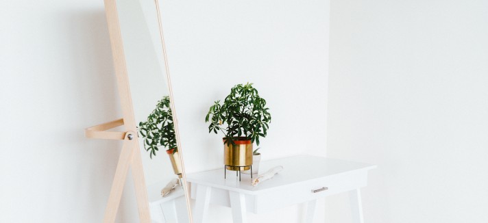 Paredes brancas e textura lisa