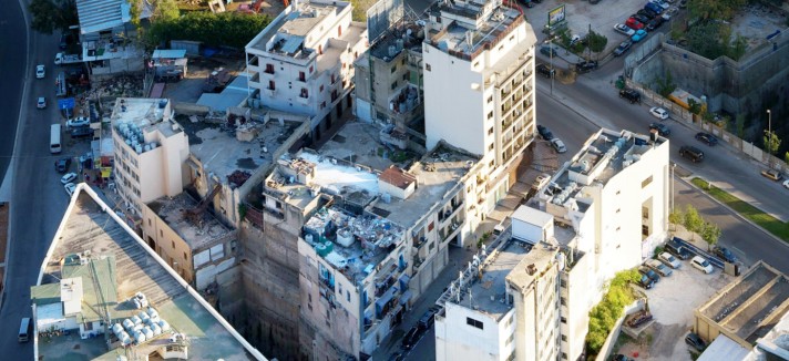 Está localizado num bairro com galerias e restaurantes