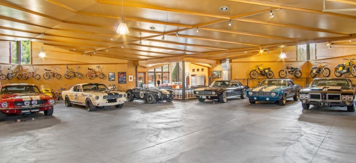 Mais de 1.000 m2 e capacidade para 30 carros