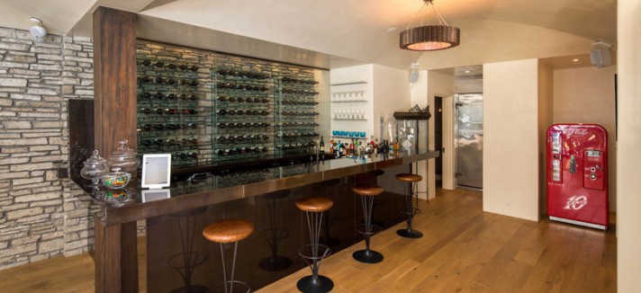 Pavimentos novos e um bar