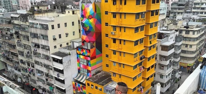 Uma fachada com forma de lobo