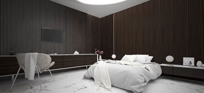 Um quarto elegante e espaçoso