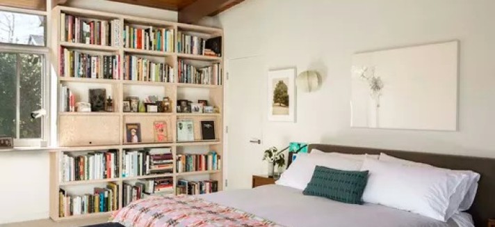 A estante do quarto também é boa opção