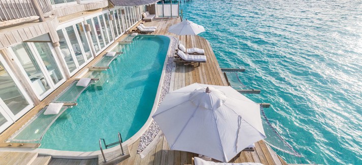 Um complexo com 25 casas