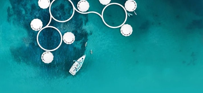 As várias suites a flutuarem no mar