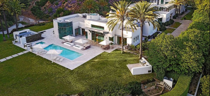 Com um grande jardim