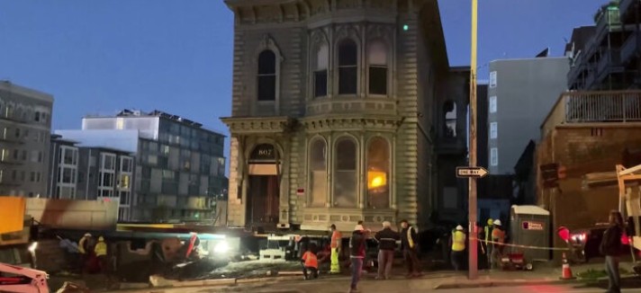 6-6034e035372b3_700thesun