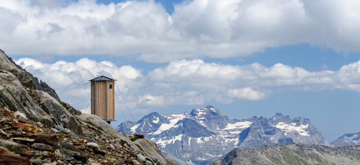 Casas de banho públicas nos Alpes suíços