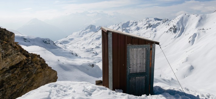 Casas de banho públicas nos Alpes suíços