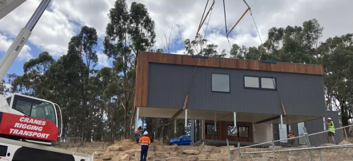 As casas são construídas numa fabrica 