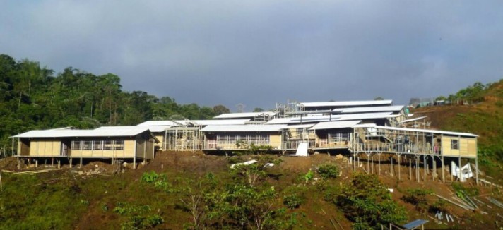 Casas pré-fabricadas feitas com cascas de café
