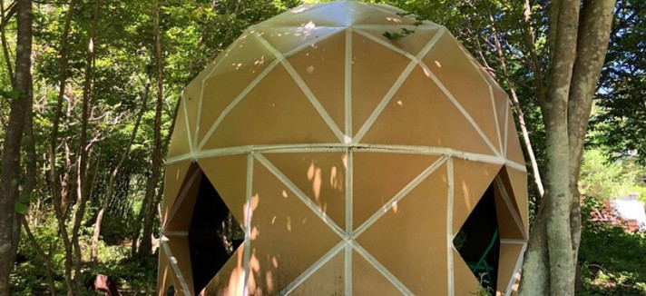 Casa pré-fabricada de cartão