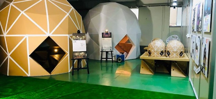 Casa pré-fabricada de cartão