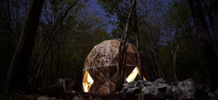 Casa pré-fabricada de cartão