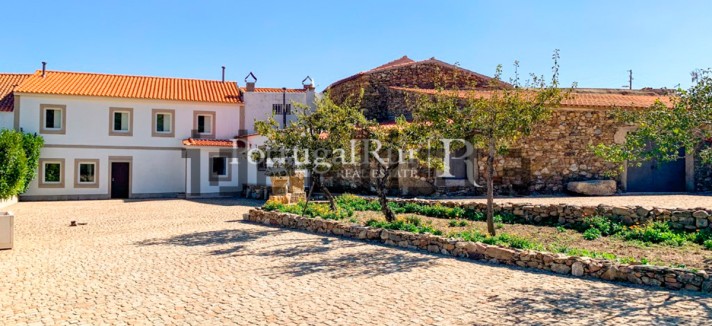 Casas à venda em Castelo Rodrigo