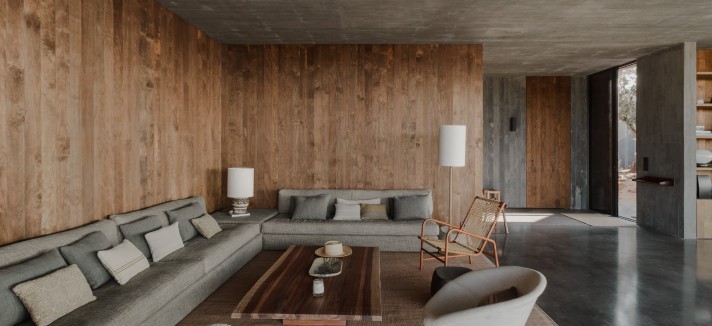 Decoração com betão e madeira