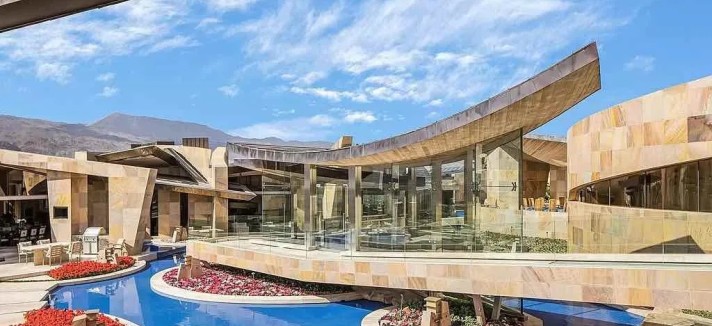 Mansões com piscina