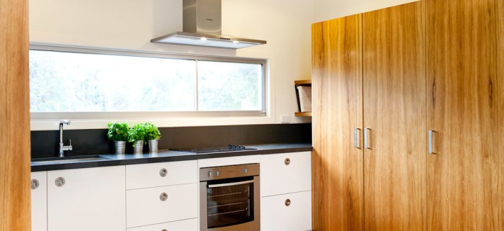 Cozinha da casa pré-fabricada