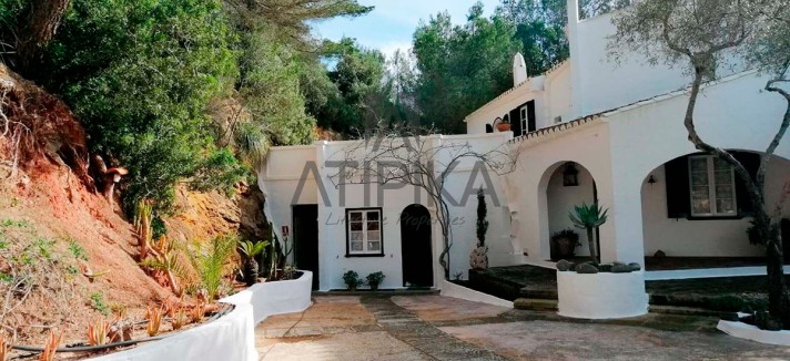 propriedade com várias edificações