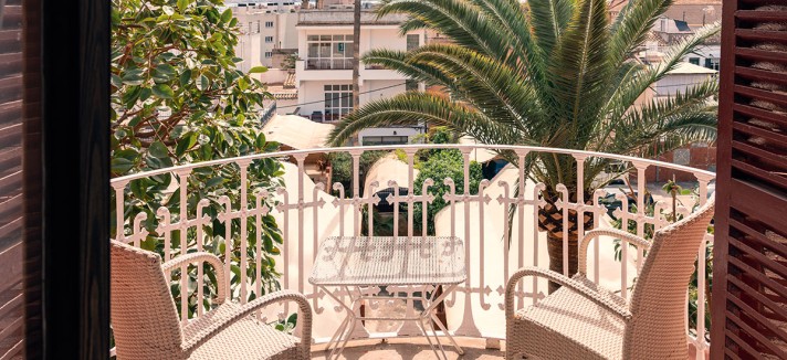 Hostal Corona