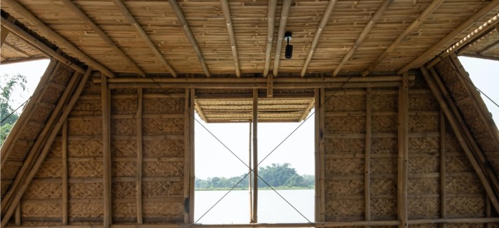 Casas flutuantes e de bambu 