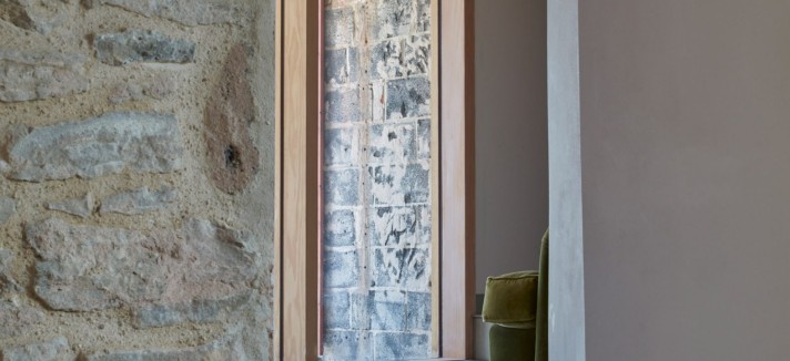 El interior ha sido rediseñado con líneas de visión introducidas en toda la propiedad para que las transiciones interiores sean más armoniosas.