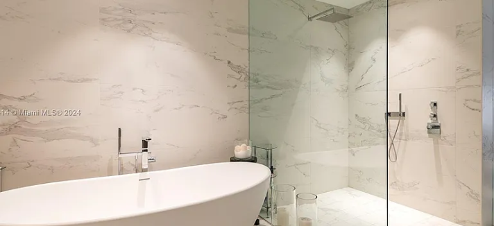 Marc Anthony perde milhões na venda do seu apartamento em Miami