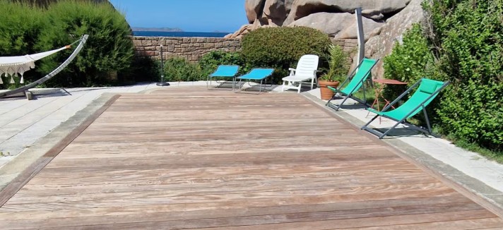 Isla privada con castillo a la venta en Francia