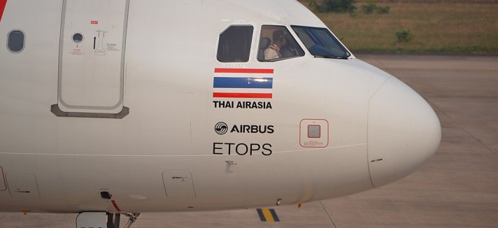 Un Airbus A320 de Thai AirAsia con la designación que indica que la aeronave tiene capacidad ETOPS.