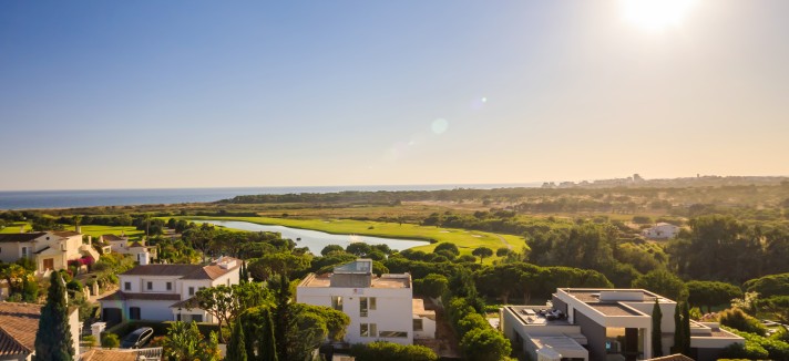 vale do lobo restaurants
