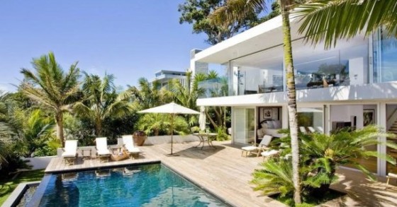 casas de sonho: piscina e cais privado à beira-mar na nova zelândia (fotos)