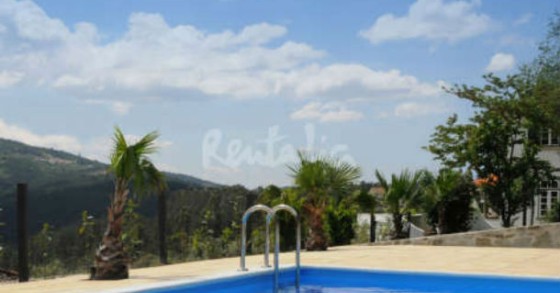 casas de fim-de-semana: mini moradias com jardim a poucos metros da praia dos olhos de água (fotos)