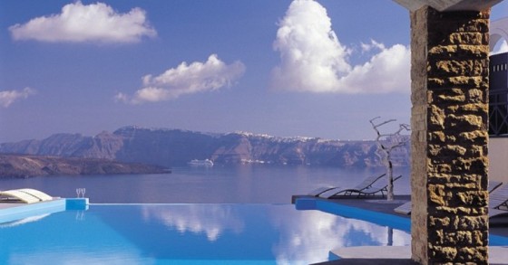 hotel astarte: união entre o céu e o mar egeu em santorini (fotos)
