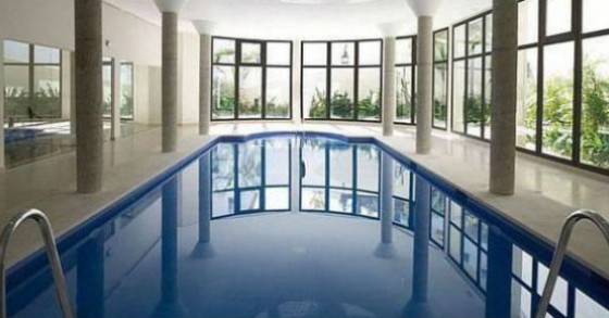 Casas com piscina coberta em Espanha por menos de 250 mil euros