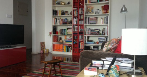 casa arrendada: viver num t2+1 em campo de ourique, lisboa (fotos)