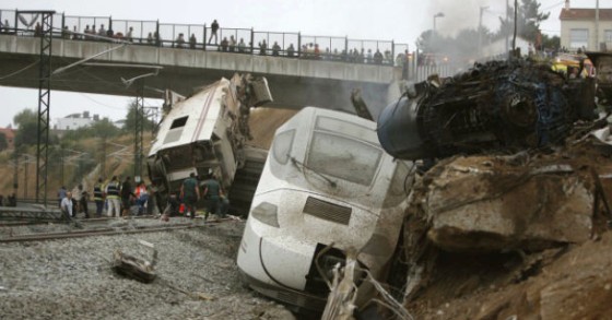 acidente de comboio em compostela faz mais de 70 mortos