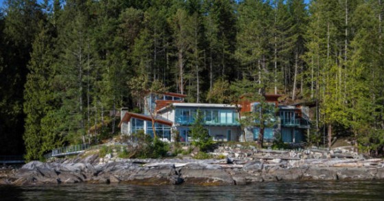 casas de sonho: refúgio rural “perdido” numa baía canadiana (fotos) 