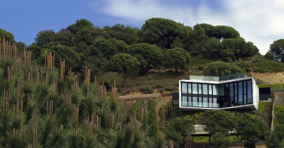Casas de sonho: Viver numa casa em forma de X nas montanhas de Barcelona (fotos)